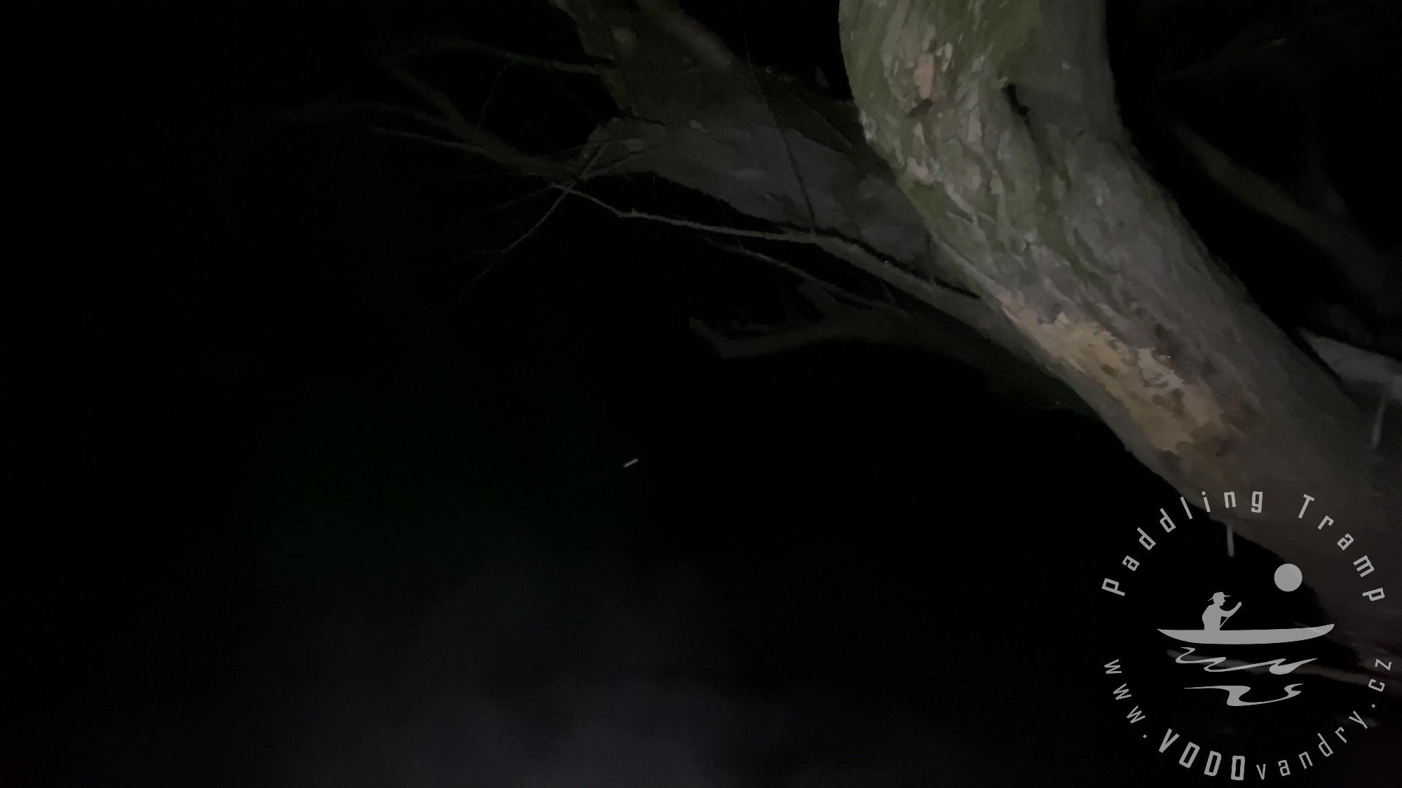 Jak jsem se cvakl na nočním sjezdu řeky Opavy | Noční pádlování | Kánoe Gumotex Pálava | Bushcraft