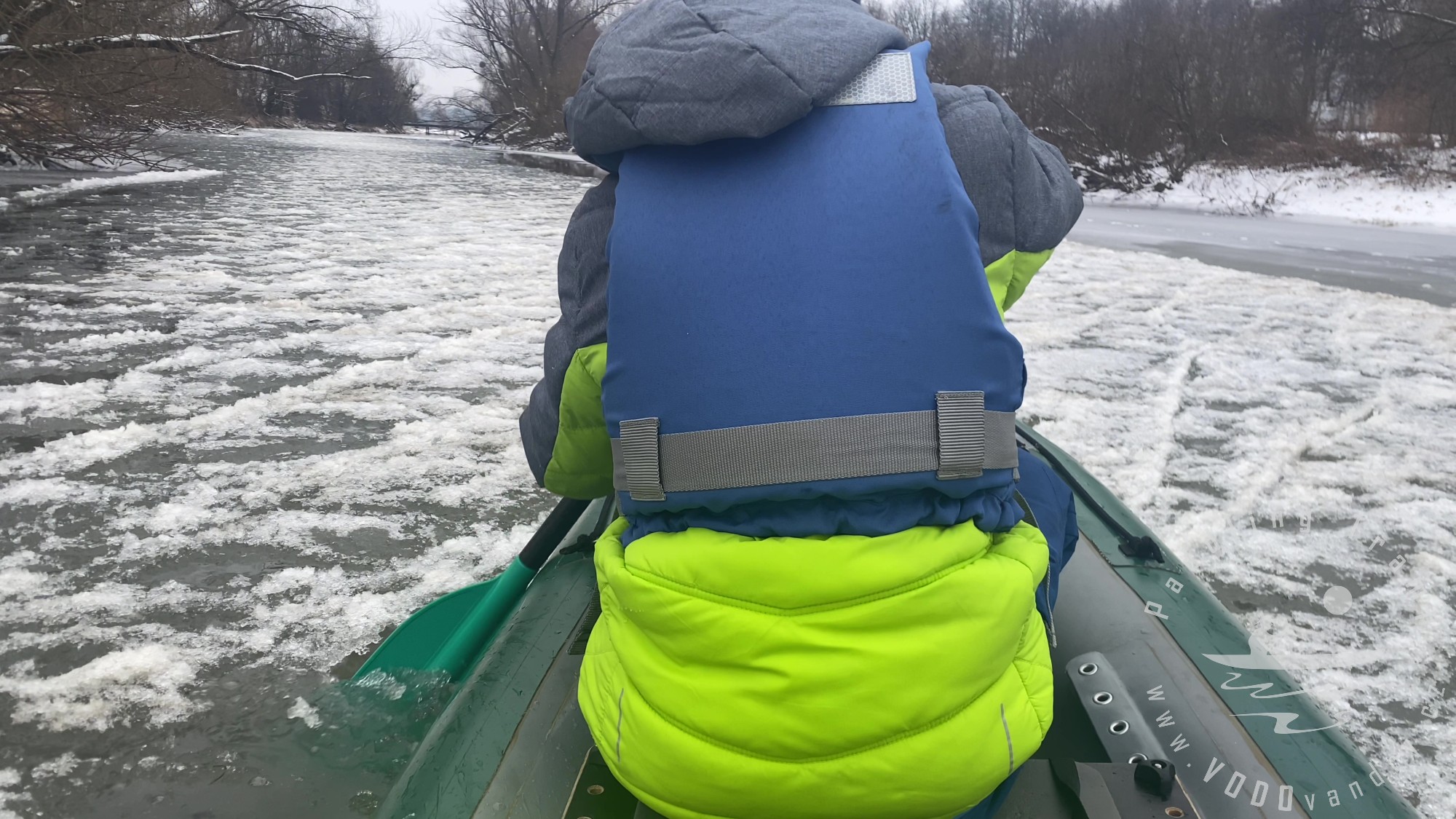 Na kánoi po zamrzlé řece s ledoborcem | Pelmeně | Gumotex Pálava